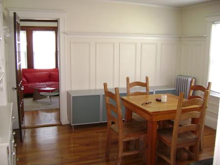 4 LESLIE RD