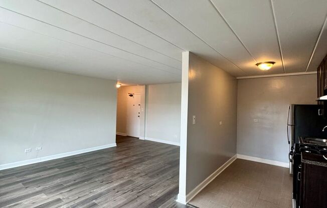 7301 N. Ridge
