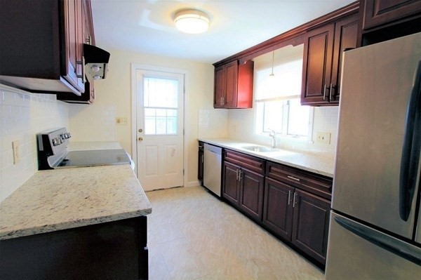 27 FALLON CT