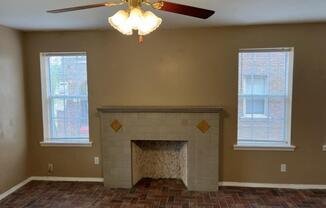 814 E DR