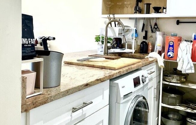 1 bed, 1 bath, 625 sqft, $4,700, Unit 24D