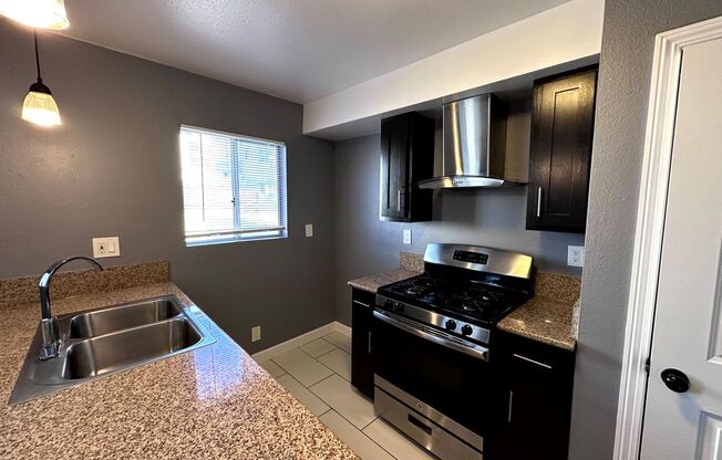 2 beds, 1 bath, $2,195, Unit 4