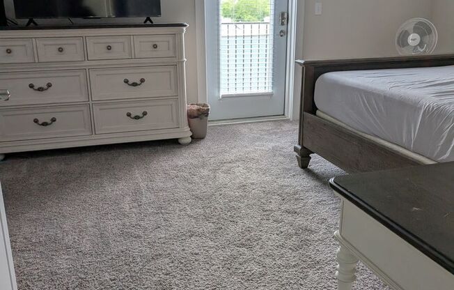 2 beds, 1 bath, 1,088 sqft, $1,900, Unit Apt 301 Short term