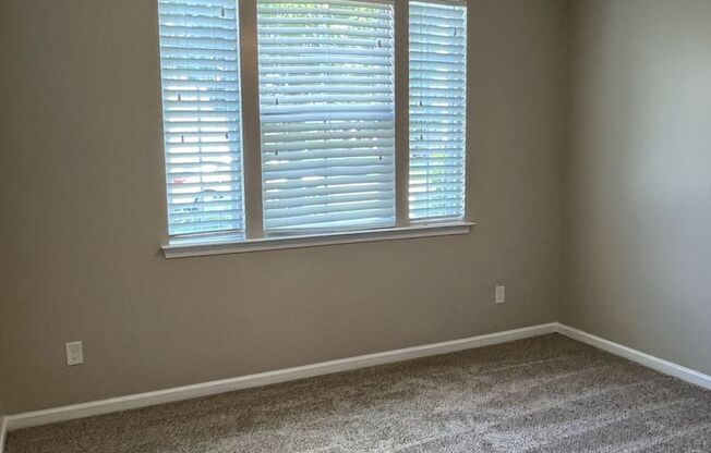 Great 4 Bed Home in Desired Winding Walk Community