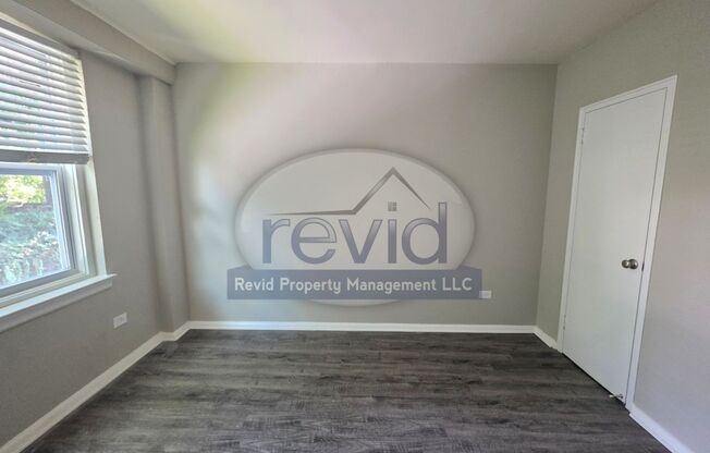 2 beds, 1 bath, 752 sqft, $995, Unit 1300-5