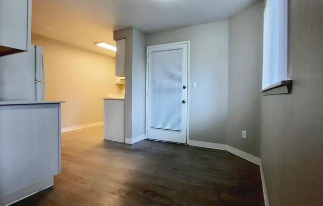 2 beds, 1 bath, 829 sqft, $1,750, Unit 411