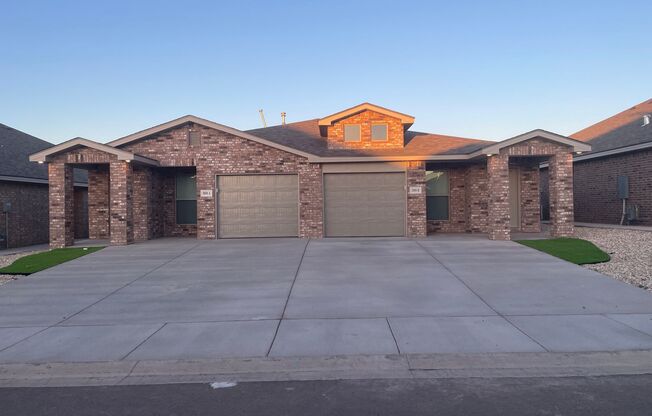 Stylish and Modern 3-Bedroom Duplex for Rent in Desirable Harvest Neighborhood