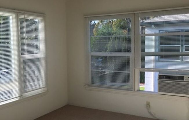 Adams Apartments -142/146 Rentals