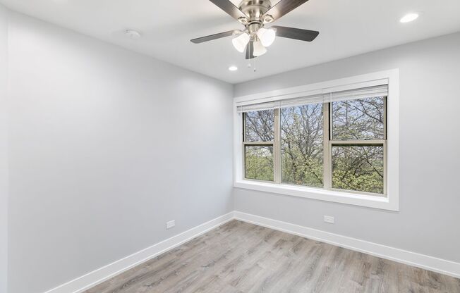 3 beds, 2 baths, $2,900, Unit 1301-4E