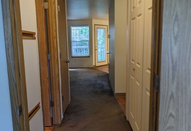 1 bed, 1 bath, 650 sqft, $1,225, Unit 4048
