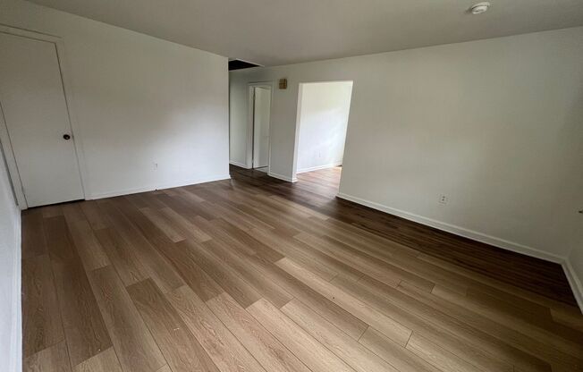 2 beds, 1 bath, 1,600 sqft, $1,850, Unit 11