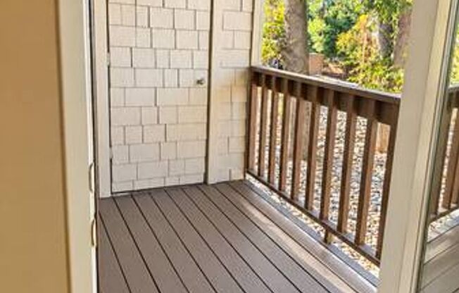2 beds, 1 bath, 850 sqft, $1,695, Unit 233