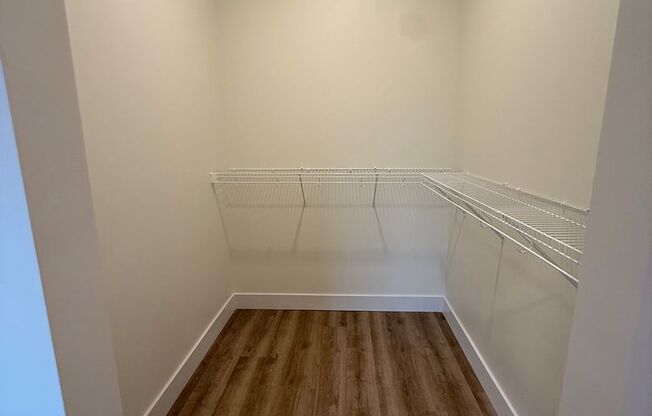 1 bed, 1 bath, 931 sqft, $2,540, Unit 124