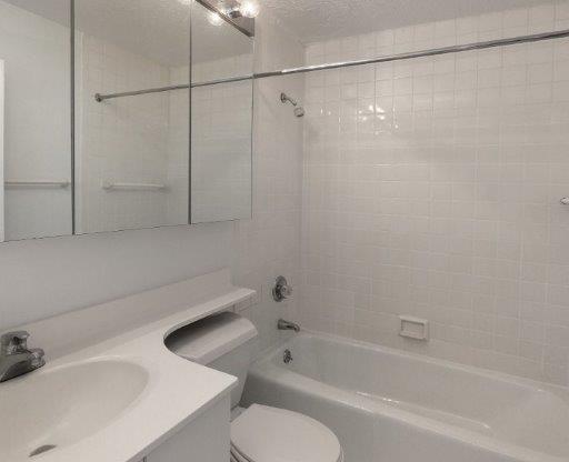 1 bed, 1 bath, $4,995, Unit 13H
