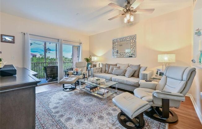 3/2 Condo in Beautiful Botanical Place!