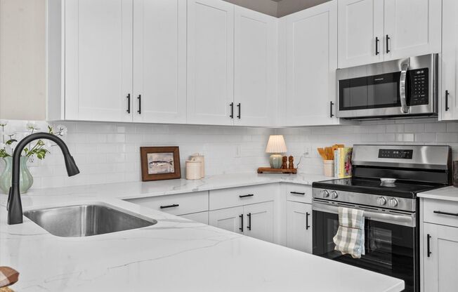 1 bed, 1 bath, 644 sqft, $1,425, Unit 4002