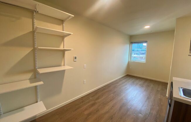 Studio, 1 bath, 175 sqft, $1,355, Unit 418