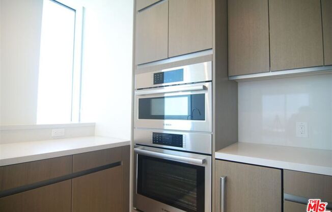 2 beds, 2.5 baths, 1,720 sqft, $5,500, Unit 2406