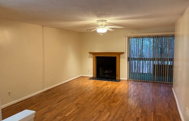 UPDATED CONDO IN SWIM/TENNIS COMMUNITY IN SMYRNA!