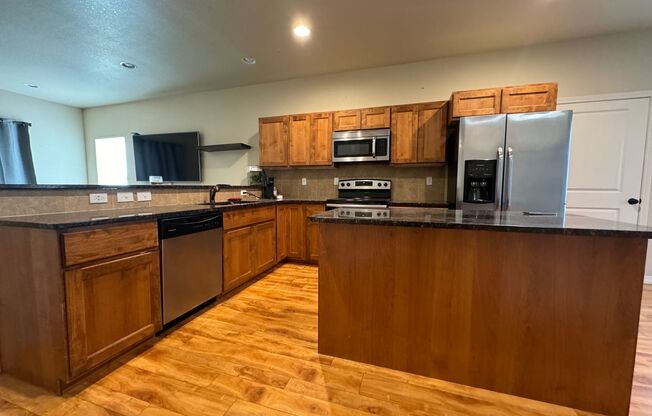 Beautiful 4 Bed 3 1/2 Bath home in Ridgen Farm.