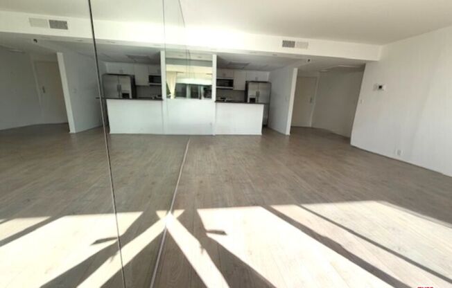 2 beds, 2 baths, 1,100 sqft, $4,595, Unit 705