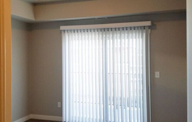 3 beds, 2.5 baths, $2,250, Unit 307