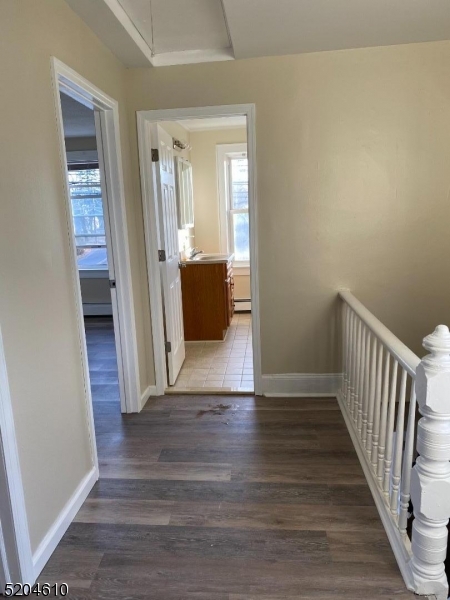 122 E MAIN ST