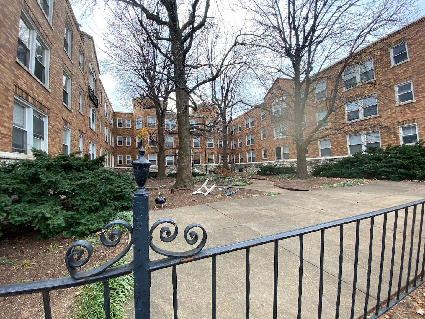 Studio, 1 bath, 400 sqft, $805, Unit 116