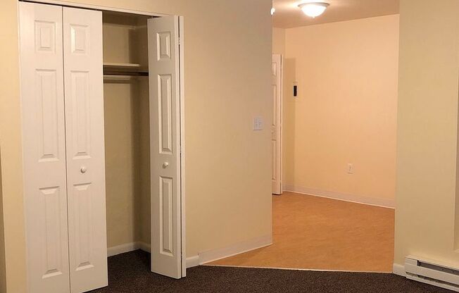 Studio, 1 bath, 395 sqft, $975, Unit 312