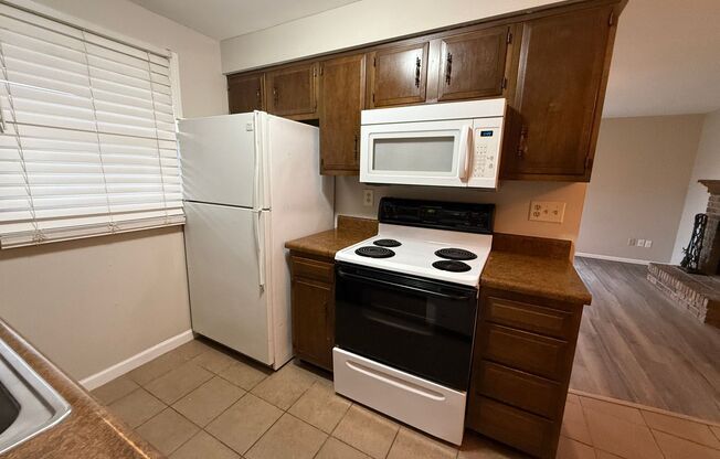 2 beds, 1 bath, $1,195