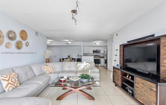 1155 Brickell Bay Dr cu-603, Miami, FL 33131