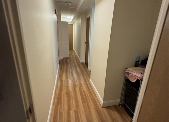 3 beds, 1 bath, $4,500, Unit 4