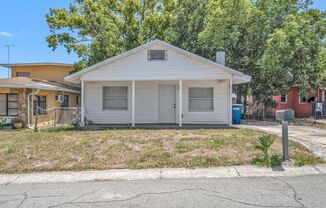 Charming 3BD/1BA Single Family Home in Clearwater!