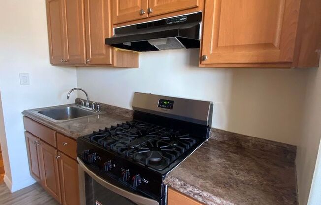 1 bed, 1 bath, $2,200, Unit 5D