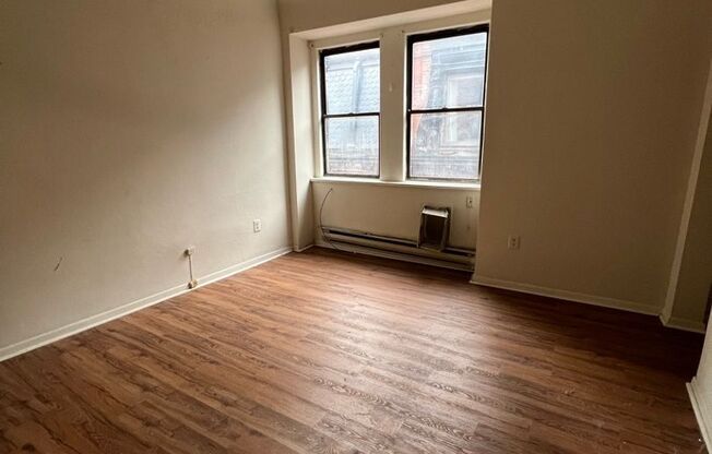 1 bed, 1 bath, 428 sqft, $1,095, Unit 3303-3F