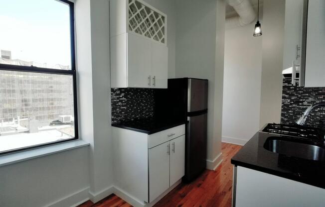 1 bed, 1 bath, $2,800, Unit 19