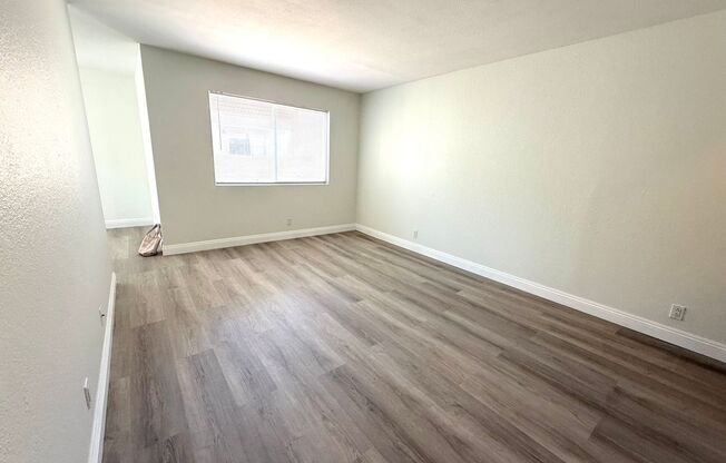 SPACIOUS 2BED/2BATH CONDO * SECOND FLOOR UNIT*