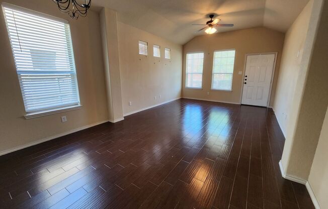 3/2/2 at Creekside Crossing / Covered Front Porch / Fridge / Fenced in Yard / CISD