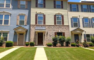 Pristine Townhome Located in the City Park Townhomes Community In Charlotte!