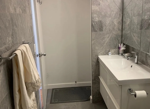 2 beds, 1 bath, 975 sqft, $3,950, Unit 506