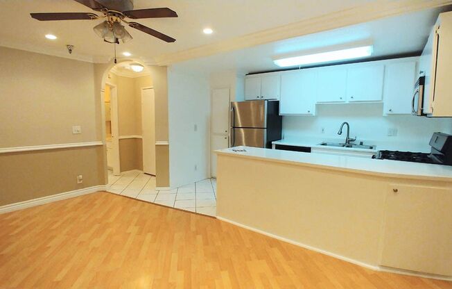 2 beds, 2 baths, 930 sqft, $2,550, Unit 208