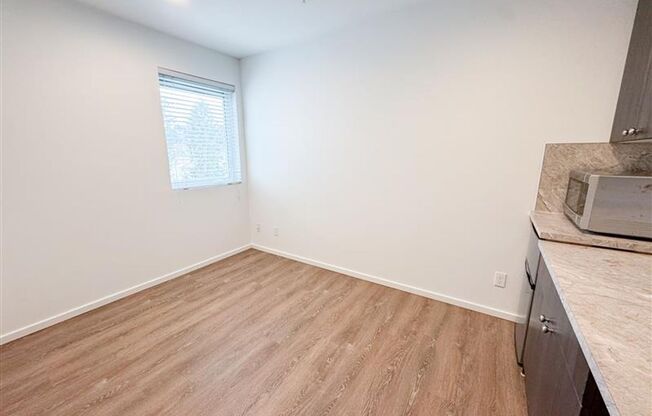 Studio, 1 bath, 186 sqft, $1,330, Unit 527-ADA
