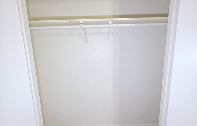 1 bed, 1 bath, 700 sqft, $899, Unit LAW7-105