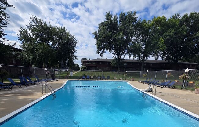 2 beds, 2 baths, 1,050 sqft, $1,395, Unit 13 - 202
