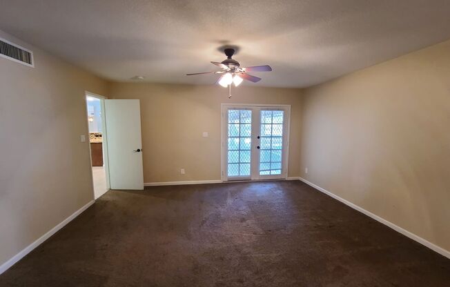 3 beds, 2 baths, $2,800