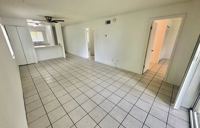 r2550sp - 2550 S Park Avenue