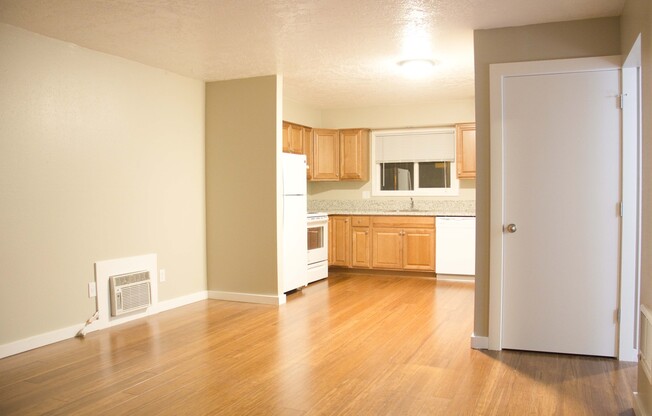 2 beds, 1 bath, $1,795, Unit 502