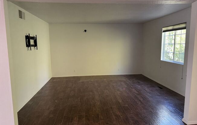 3 Bedroom, 2 Bathroom Home in Near Lomas & Tramway