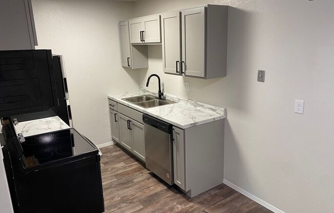 2 beds, 1 bath, 768 sqft, $1,225, Unit 302