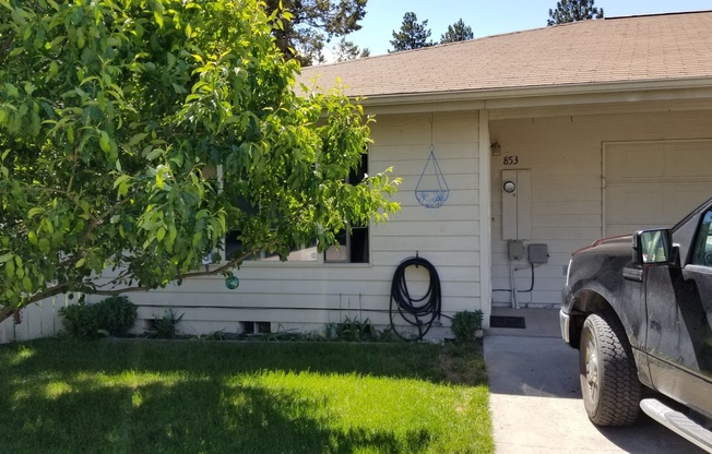 VIDEOTOUR: 2-Bedroom with Garage, close to Kiwanis Park. PET FRIENDLY